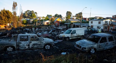 Más de 140 casas destruidas deja incendio en Castro y se mantiene la Alerta Roja
