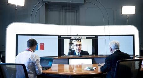 Piñera encabeza reunión con autoridades sanitarias de Reino Unido por pandemia