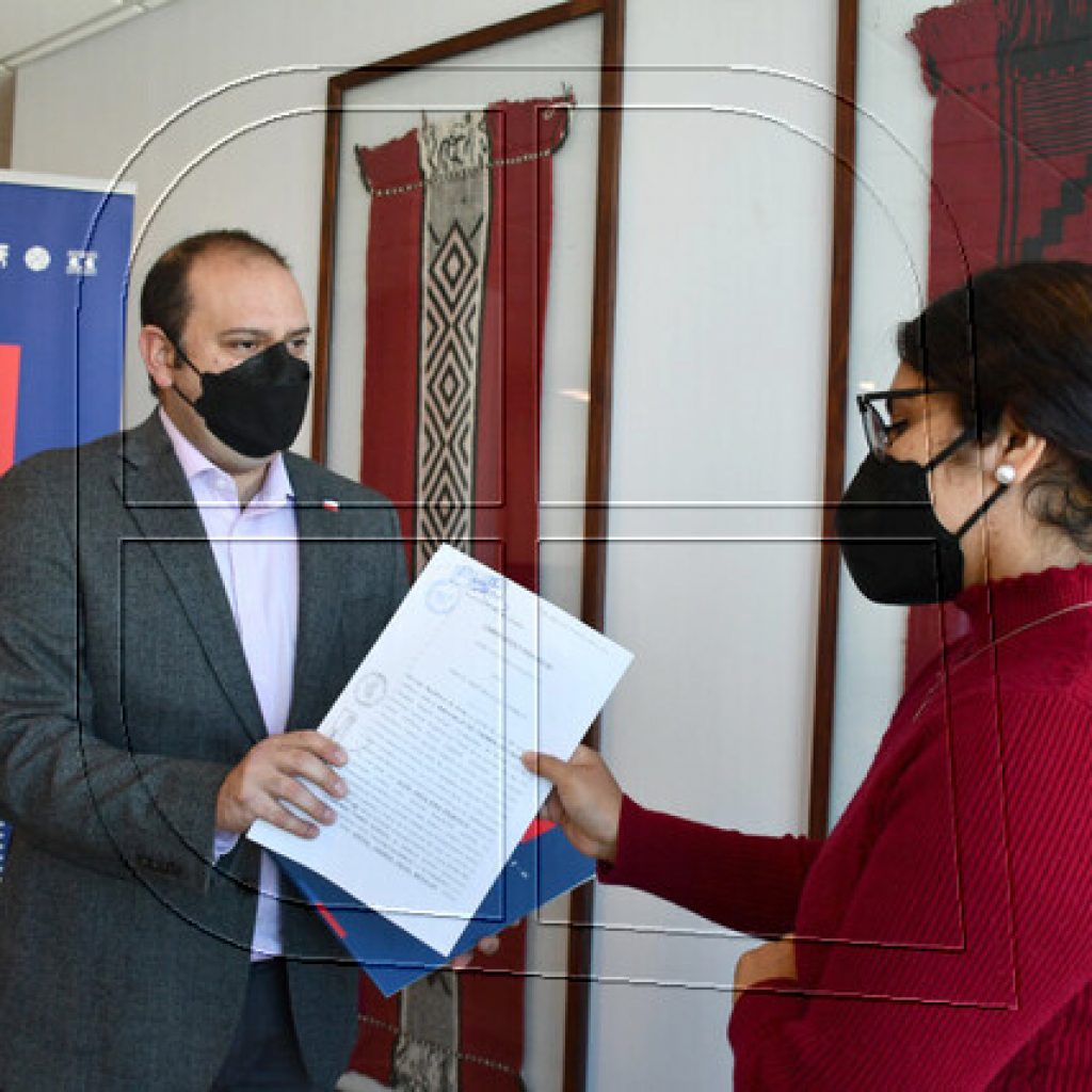 Entregan $100 millones en subsidios de adquisición de tierras a jóvenes mapuche