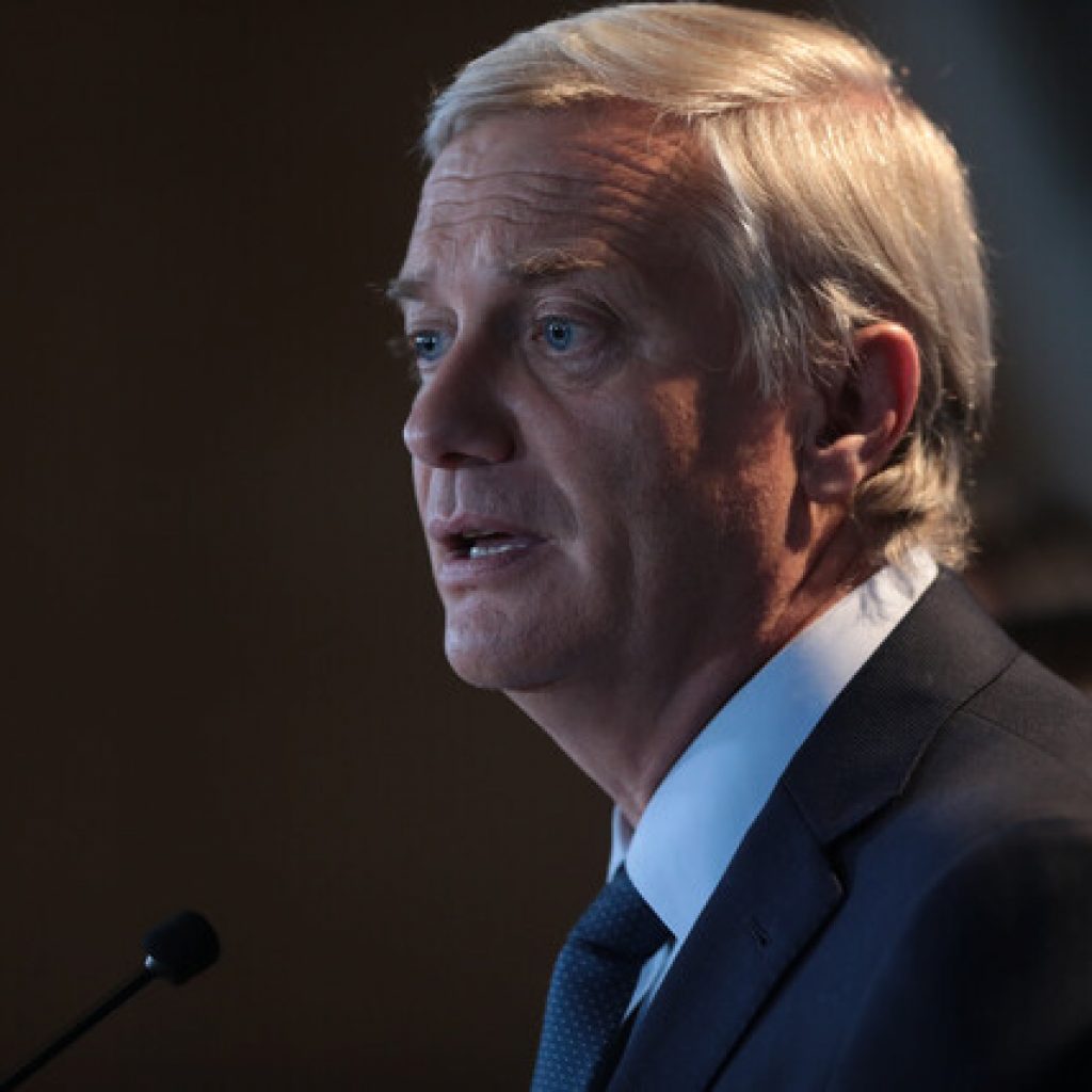 Kast acusa a Bachelet de intervenir en la segunda vuelta al reunirse con Boric