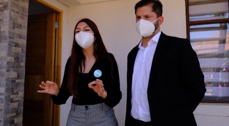 Boric y Sharp se abrazan en Viña del Mar poniendo fin a sus diferencias