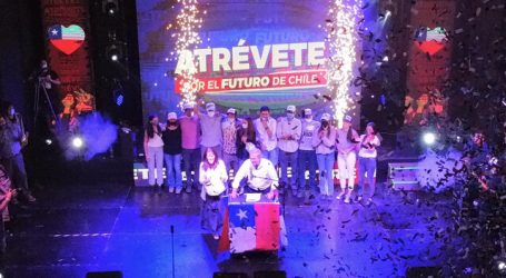 Kast y Boric cerraron sus campañas con shows masivos en Santiago