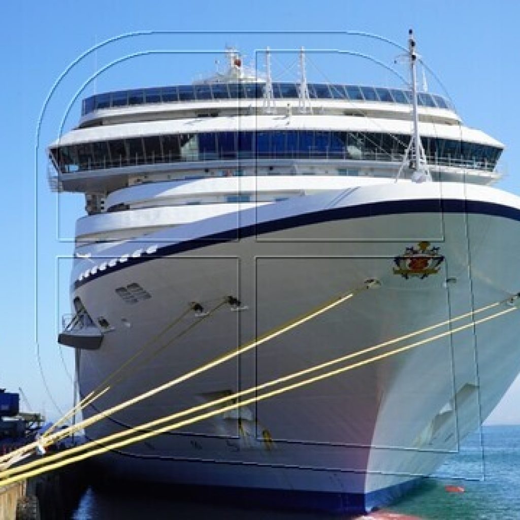 Coquimbo: Recala 1er crucero internacional que contempla descenso de pasajeros