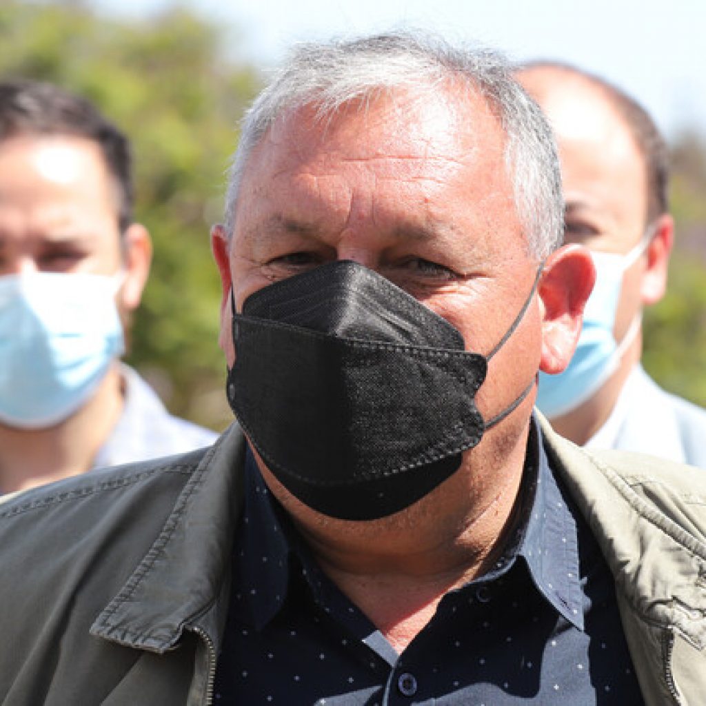 Valparaíso: Gobernador Mundaca firma convenios del 6% FNDR