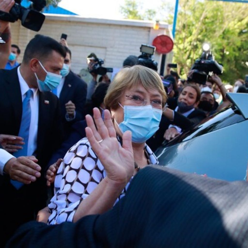 Bachelet tras sufragar: "La esperanza tiene que ganarle al miedo”