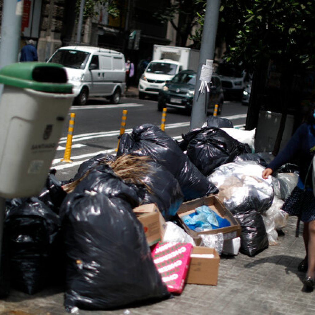 Hassler anuncia solución a paro de advertencia de recolectores de basura