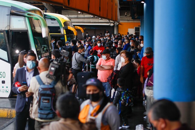 Detienen a dos choferes en Terminal Sur tras dar positivo a test de ...