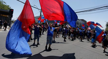 Grupo de hinchas de la ‘U’ entrega carta a Boric pidiendo el fin de las S.A.