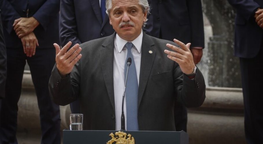 AMP.- Argentina anuncia un acuerdo con el FMI para reestructurar la deuda