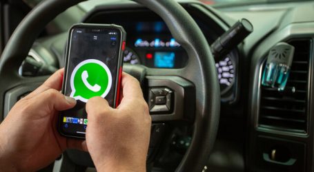 19% de los automovilistas manipulan el teléfono durante la conducción