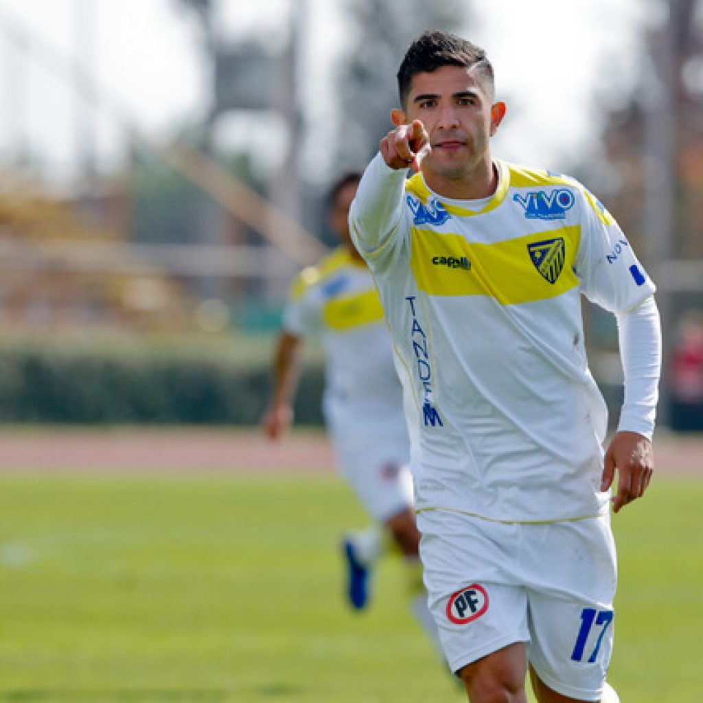 Magallanes anunció la llegada del delantero Felipe Flores