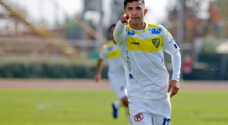 Magallanes anunció la llegada del delantero Felipe Flores