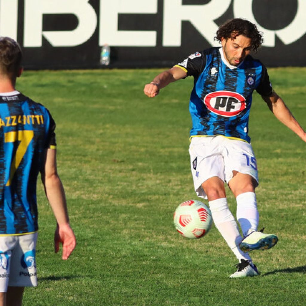 Universidad Católica anuncia principio de acuerdo con el lateral Cristián Cuevas