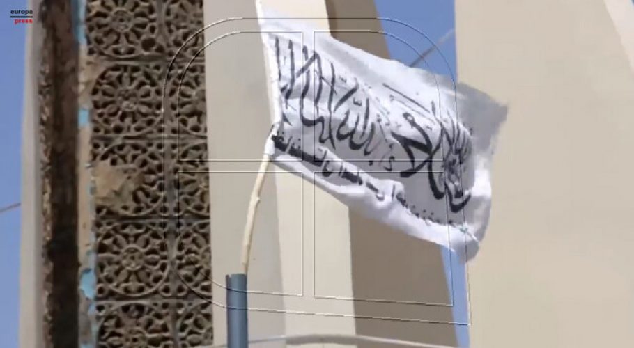 Los talibán dispersan por la fuerza una manifestación de mujeres en Kabul