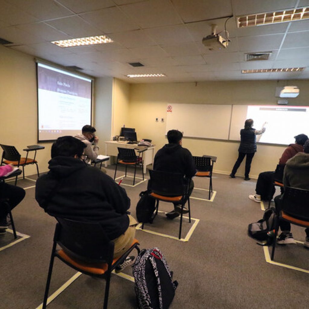 Universidades del CRUCH se preparan para retomar presencialidad en marzo
