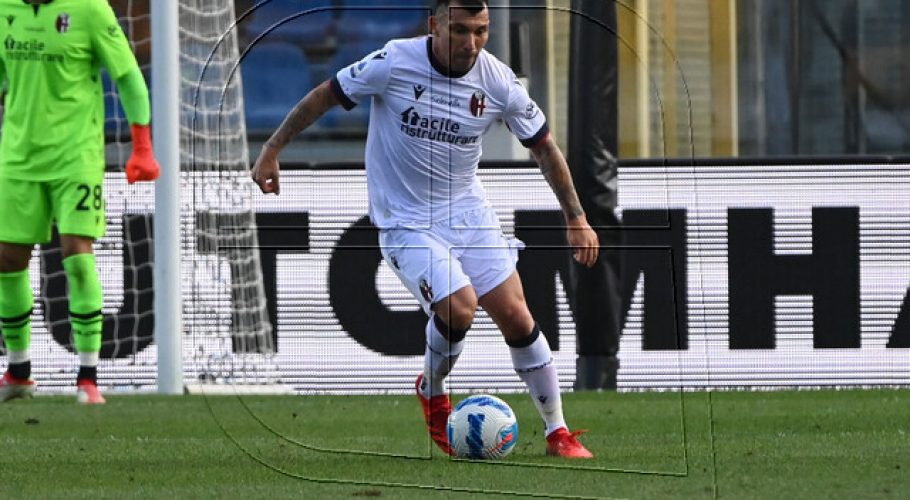Italia: Medel volvió a la titularidad en derrota de Bologna ante Hellas Verona