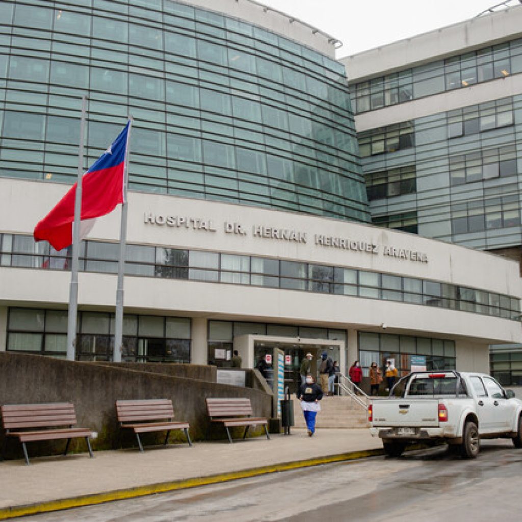 Hoy podrían dar de alta a familia de carabinero atacada en Tirúa