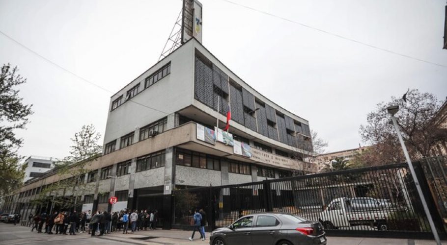 Diputados UDI responsabilizan a la oposición por crisis en el Instituto Nacional