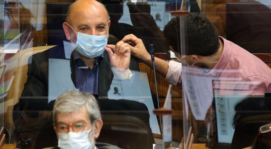 Diputado Castro exigió al Gobierno detener la licitación del litio