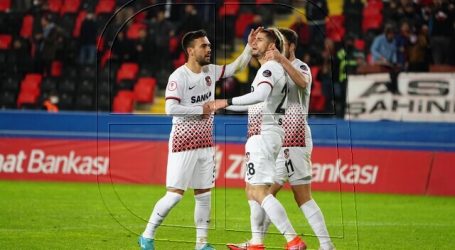 Turquía: Ángelo Sagal jugó en victoria de Gaziantep ante Karagumruk