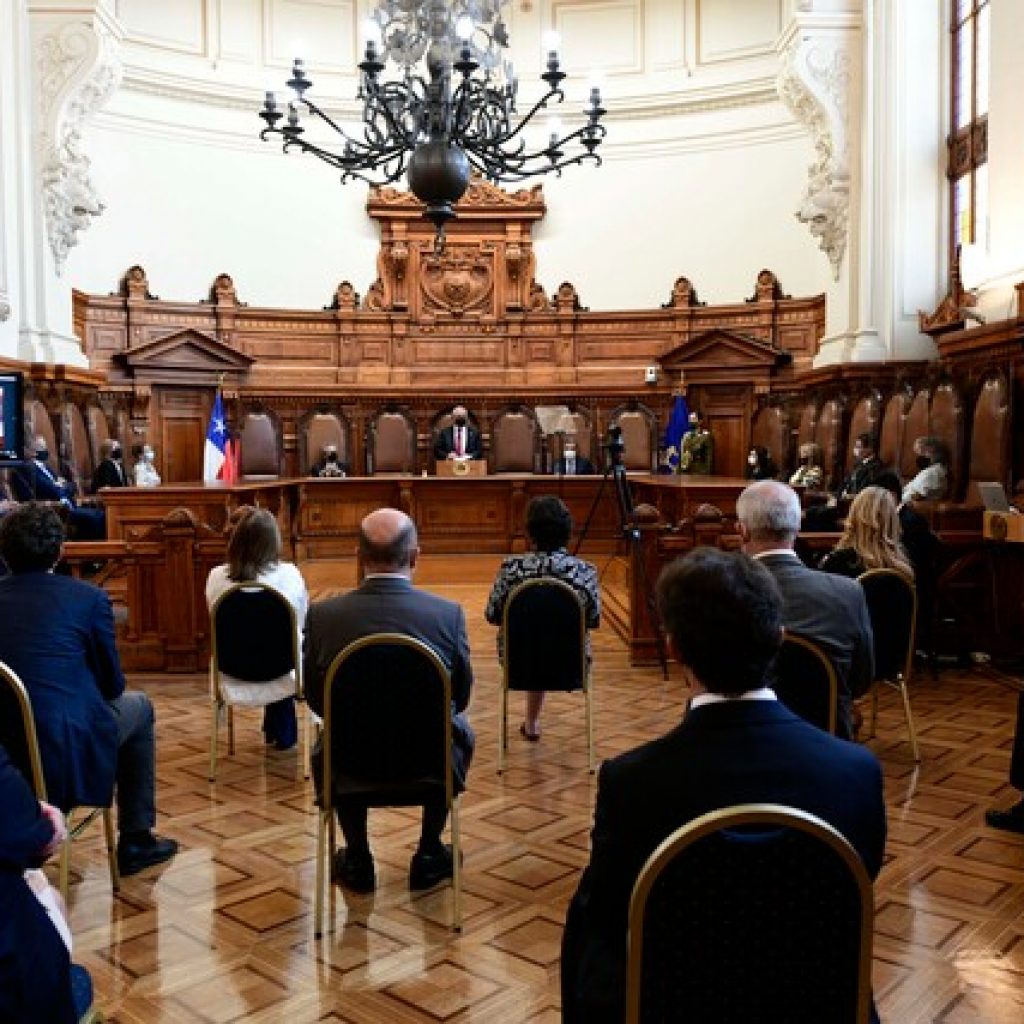 Ministro Juan Eduardo Fuentes Belmar asume como presidente de la Corte Suprema