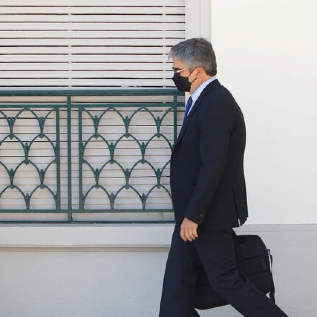 Presidente del Banco Central se reunió hoy con Boric