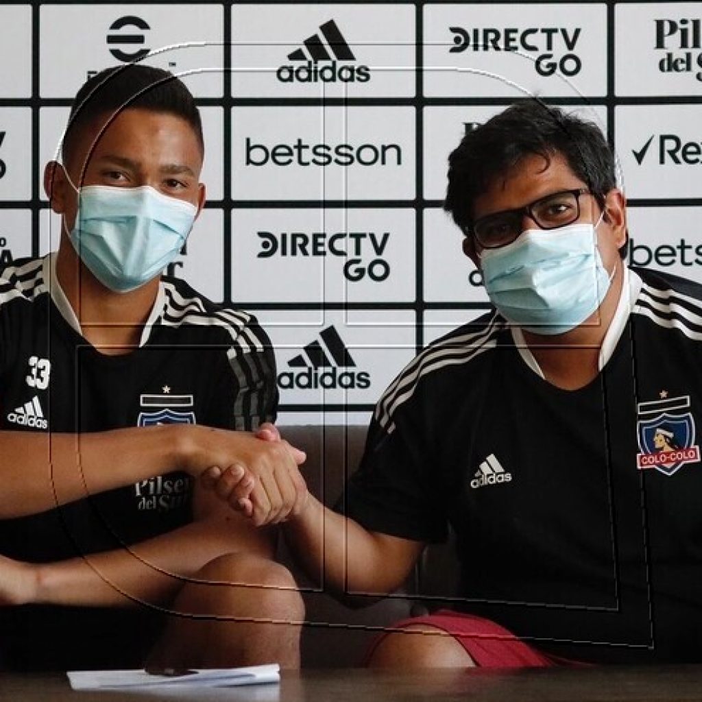 Eduardo Villanueva firmó su primer contrato profesional con Colo Colo