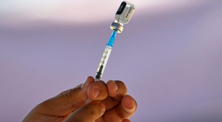 Gobierno firmó acuerdo con Moderna para la compra de 2 millones de vacunas