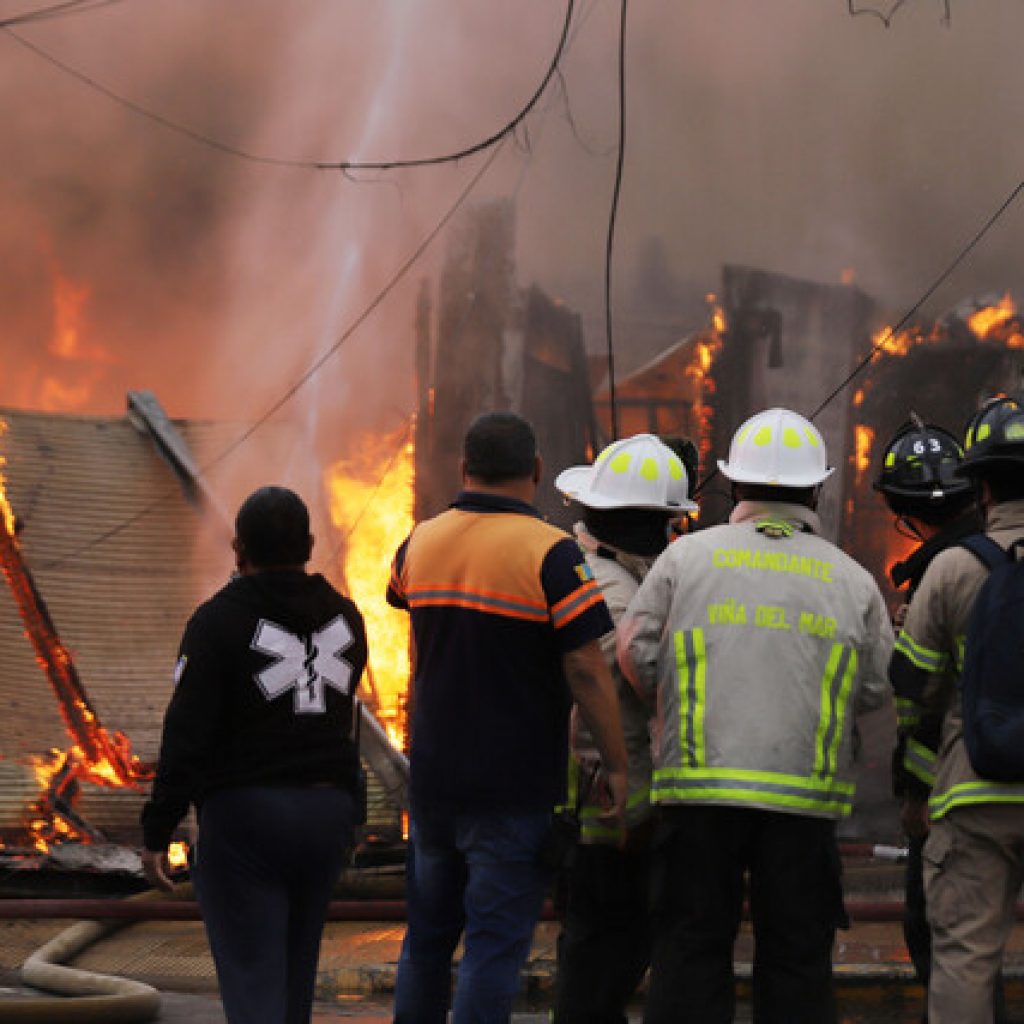 Celis pide a Ripamonti apoyo concreto a comerciantes afectados por incendio