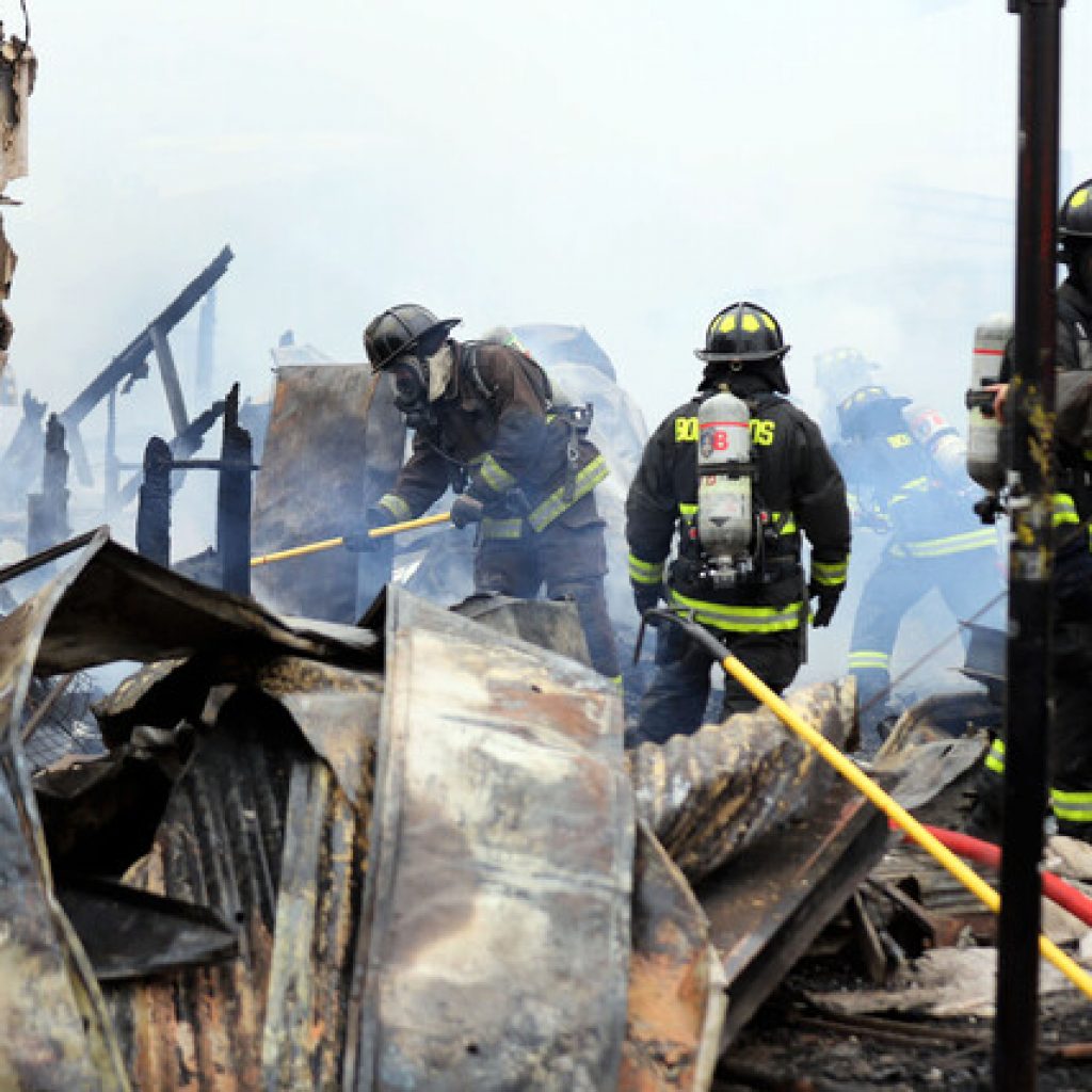 Municipio de Viña del Mar apoyará a locatarios afectados por incendio