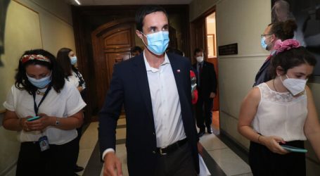 Ministro Jobet y suspensión de sesión: “Lamento mucho lo que ha pasado”