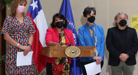 Provoste califica de “regresivo” y “discriminatorio” proyecto de PGU