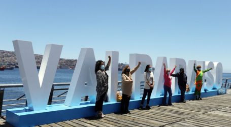 Puerto Valparaíso inaugura letras gigantes para potenciar el turismo