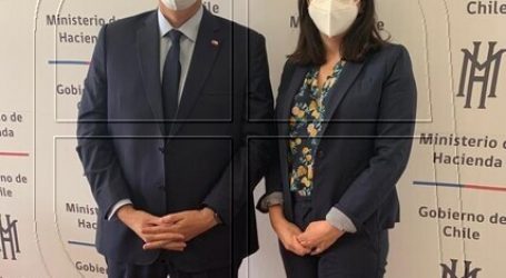 Ministro de Hacienda se reúne con Representante en Chile del Banco Mundial