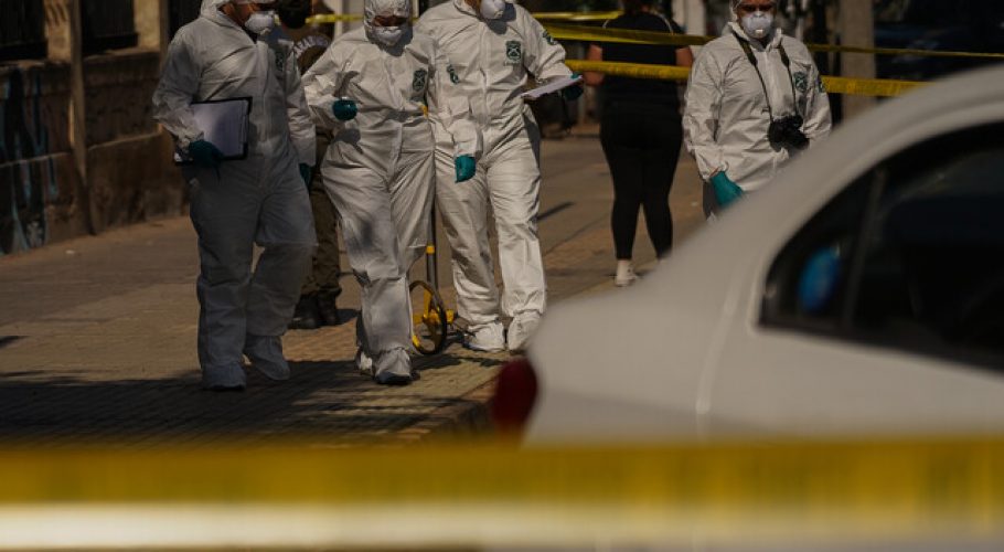 Encuentran a un hombre muerto en la comuna de Recoleta