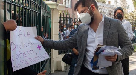 Boric condenó agresión a dos carabineros en Iquique