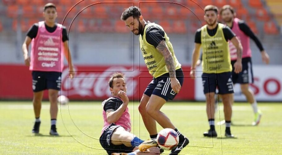 La 'Roja' entrenó por última vez en Calama antes del viaje a La Paz