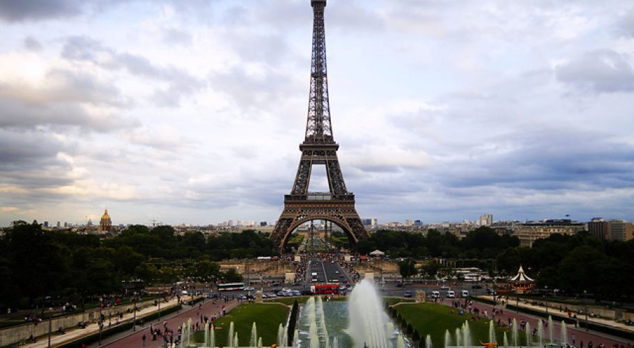 Francia adelanta una relajación de sus restricciones a partir de febrero