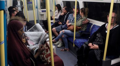 Reino Unido notifica un ligero ascenso de los casos de COVID-19