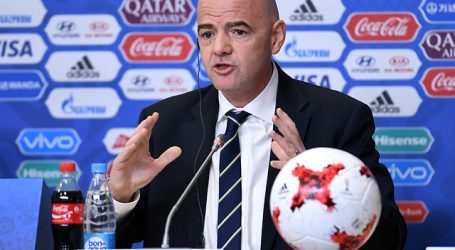 Gianni Infantino insiste en lo positivo de un Mundial bienal