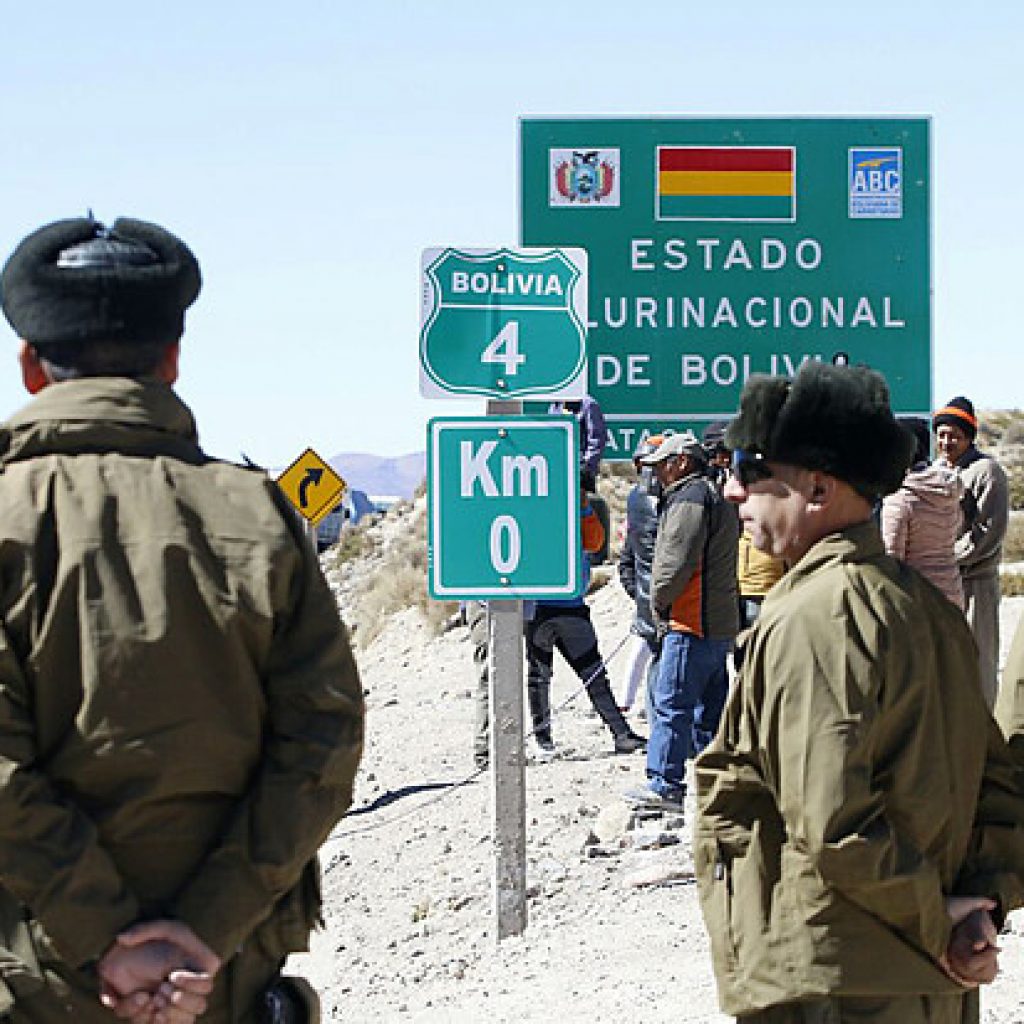 Chile cierra puntualmente frontera comercial con Bolivia ante casos de Covid-19