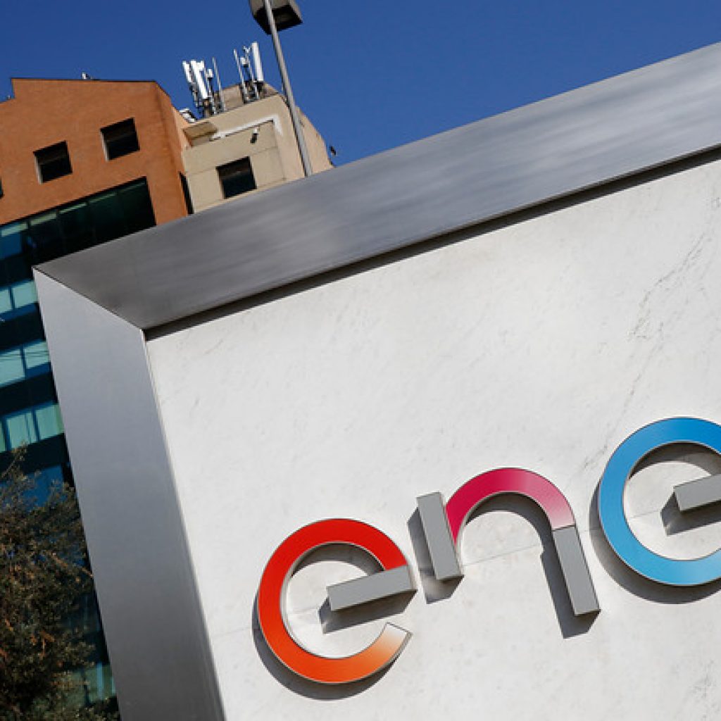 Vecinos de Renca y municipio anuncian demanda colectiva contra empresa eléctrica