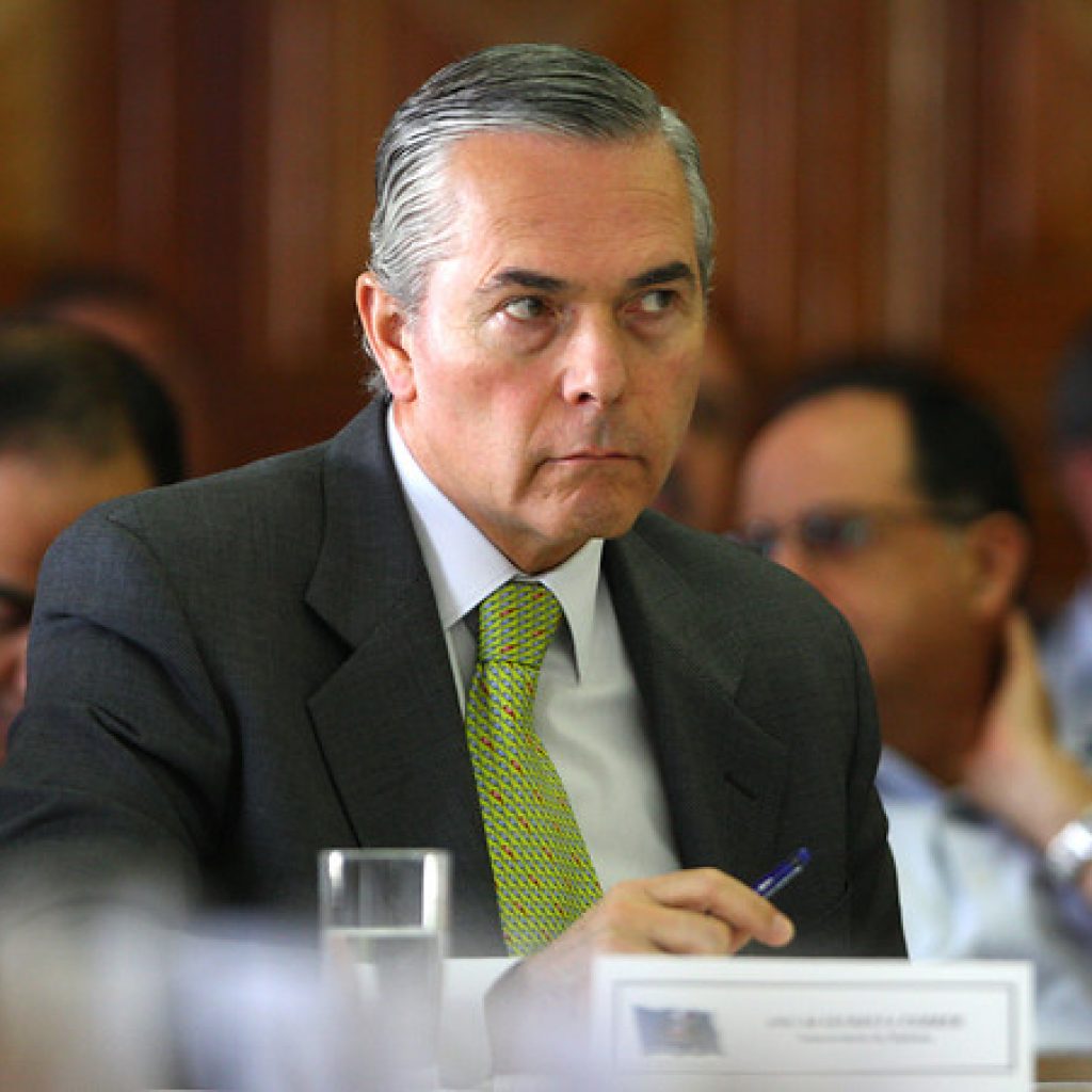 Ministra Rutherford sometió a proceso a ex-comandante en jefe del Ejército