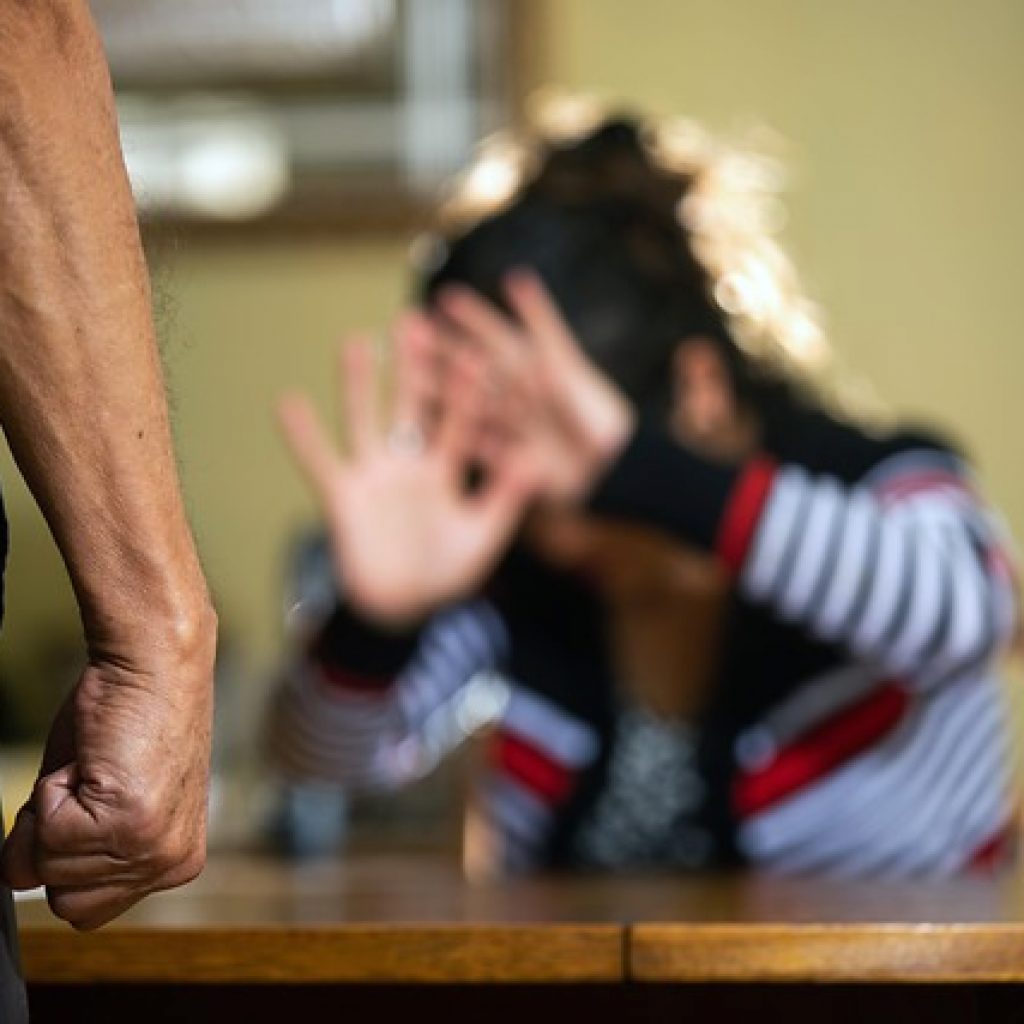 INJUV y SernamEG difunden mensajes contra la violencia en relaciones de jóvenes