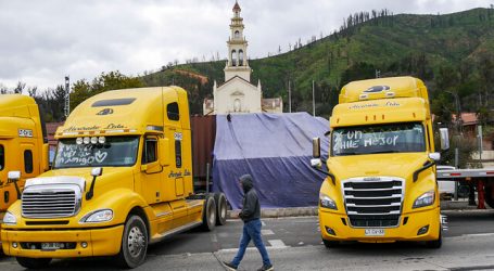 Camioneros bloquean parte de la Ruta 68 en dirección a Valparaíso