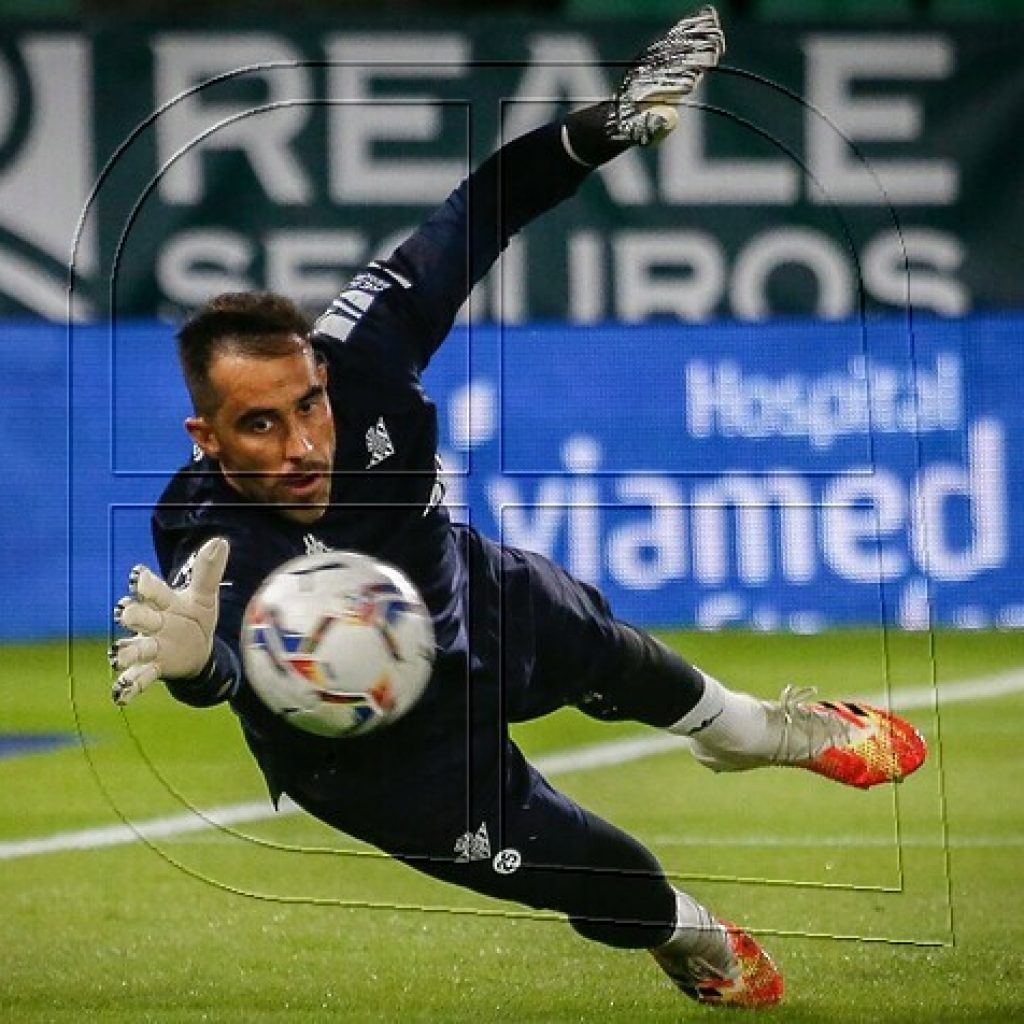Europa League: Claudio Bravo fue convocado en Betis para la llave con Zenit