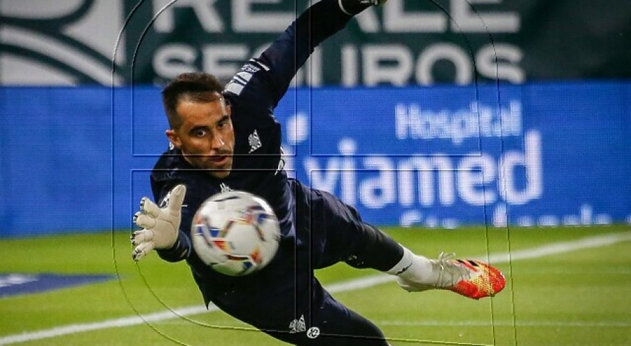 Europa League: Claudio Bravo fue convocado en Betis para la llave con Zenit