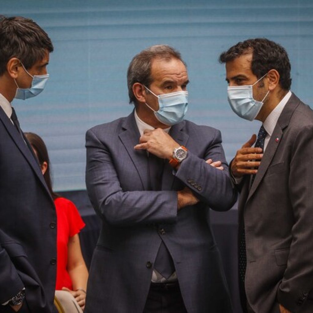 Ministro Rodrigo Delgado defendió al canciller Andrés Allamand