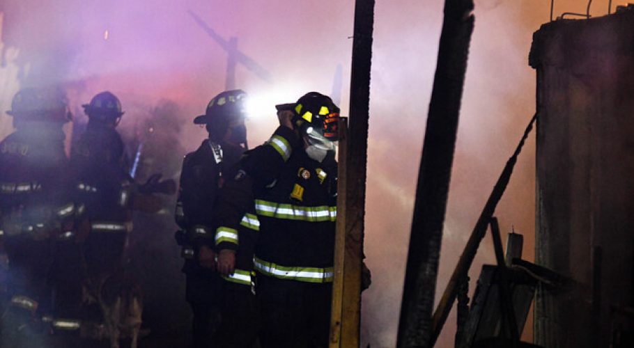 Autoridades realizan reunión de emergencia por incendio en Antofagasta