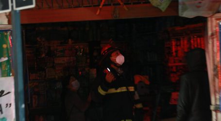 Incendio destruyó 4 locales y 2 viviendas en la comuna de Quinta Normal